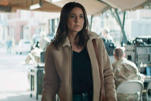 Emmanuelle Chriqui and more join The Lincoln Lawyer season 4