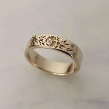 Floral Wedding Band 14k Gold Vintage Style Flower Wedding Etsy In 2021 Floral Wedding Bands Wedding Rings Sets Gold Flower Wedding Band