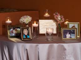 Our In Loving Memory Table These Pictures Were Set Up In The Ceremony Room And Then Moved To The Reception Memory Table Decor Our Wedding