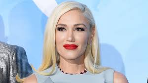 Yes please, stefani captioned the photo, showing off her stunning engagement ring. Gwen Stefani S Engagement Ring Is Quite Impressive