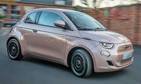 Fiat 500e is the name of two different battery electric automobiles made by italian car manufacturer fiat: Neuer Fiat 500 Elektro 2020 Erste Testfahrt Autozeitung De
