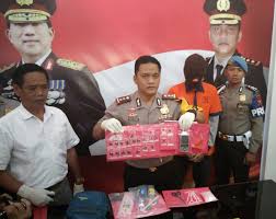 Dek, pulang kantor nanti singgah ke hotel red**orz yah: Seorang Warga Sugihwaras Maospati Ditangkap Polisi Suara Kumandang