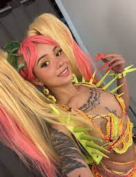 On august 17, 2020, she created the most liked video on tiktok, in which she lip syncs to the song soph aspin send by british rapper millie b. Bella Poarch On Twitter