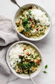 Add coconut milk, red curry paste, crushed red pepper flakes and salt. Thai Green Curry Tofu Choosing Chia