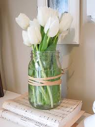 Sia per i fiori o come blu cobalto con fiori bianchi, vaso. 16 Incredible Before And After Projects Composizioni Floreali Semplici Decorazioni Primaverili Composizioni Floreali