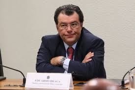 O presidente jair bolsonaro (sem partido) ironizou os senadores omar aziz (psd) e eduardo braga (mdb) sobre os atentados registrados no amazonas, no último fim de semana. Raquel Pede Desarquivamento De Inquerito Contra Eduardo Braga E Omar Aziz