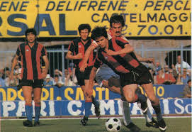 Bologna calcio maglia in vendita ✓ bologna fc, maglia gara away 2019/20 adulto. La Nostra Serie A Negli Anni 70 Bologna Perugia 2 2 Mastalli Contrastato Da Dal Fiume Facebook