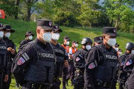 Fuentes policiales han informado sobre un ataque de pandilleros contra civiles que iban de celebrar un partido de fútbol en el. Agentes De La Pnc Tendran Un Nuevo Aumento Salarial En 2021 Diario El Salvador