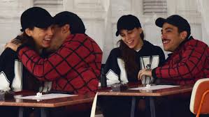 Çıkışta asmalımescit'teki soho house'a gittiler. Oyku Karayel Ve Can Bonomo Nun Romantik Anlari Ask Hayati Bizbize Medya Magazin Haberleri