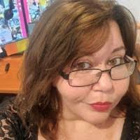 Julia Carl's Instagram, Twitter & Facebook