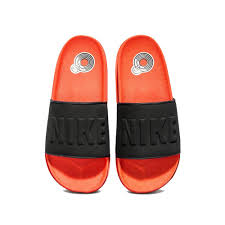 Some sections were left black to maintain the perfect balance of color. Nike Men S Offcourt Slide