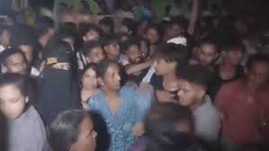 7 साल की बच्ची का यौन शोषण, TMC नेता ने दिया मामले को रफा-दफा करने का ऑफर |  Sexual assault with minor girl in North 24 Parganas, TMC leader offers to  settle