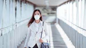 Met deze handige en leuke dokterstas maakt je kindje iedereen meteen terug beter! Kreatif Ibu Ini Buat Pelindung Pengganti Masker Dari Bahan Daur Ulang