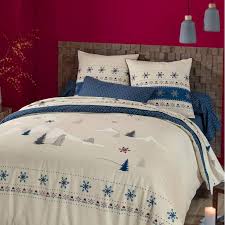 Retailer and distributor of household linens. Linge De Bain Dans Les Alpages Francoise Saget Linge De Bain Drap De Bain Linge De Lit