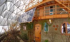 Family Lives In The Arctic Circle By Building Cob House In A Solar Geodesic Dome Cupola Geodetica Architettura Costruzione