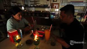 Ups (uninterruptible power supply) adalah perangkat berupa baterai yang digunakan untuk menyimpan daya listrik sementara saat mati lampu. Usut Penyebab Kasus Mati Listrik Massal Polisi Masih Dalami Dua Titik Di Pemalang Dan Jakarta Tribunnews Com Mobile