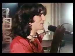 Zero is the only artist to have reached the top of the italian charts in six different decades. Renato Zero Madame Video 1977 Youtube