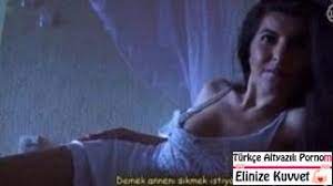 otelde ayni yatakta yattigi annesine yasliyor porno filmi