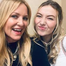 Sarah Hackworth (@sfhackworth1201)