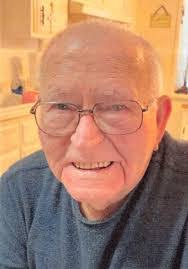 Heidi Sandifer's Instagram, Twitter & Facebook