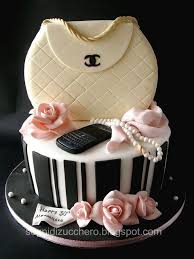 Classy Birthday Cake For 30 Year Old Woman Fashion Cake Chanel Cake Fashion Cake Fashion Cakes