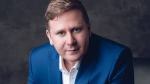 Marcos Freitas, um empresário renomado que se destacou nacionalmente