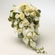Tra i fiori usati per le composizioni, la rosa continua ad essere tra quelli preferiti dalle spose, seguita da dalie, calle, amaryllis. Fiori E Matrimonio I Bouquet Piu Belli