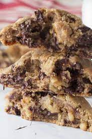 Copycat Levain Bakery Chocolate Chip Cookie Recipe Savor The Best