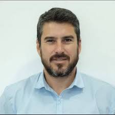 Leo Roquel, de profesor de educación física y exconcejal a candidato a  diputado nacional en las elecciones 2025