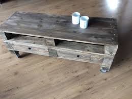 Medienmobel Palettentisch Lowboard Couchtisch Mit Schubladen Ein Designerstuck Von La Maison Paletten Tisch Couchtisch Palette Couchtisch Mit Schublade