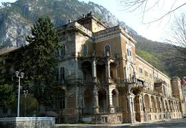 Case/vile de vanzare in baile herculane, judetul caras severin, pe imobiliare.ro. Hotelul Traian Din Baile Herculane Este Scos Din Nou La Vanzare La Jumatate Din Valoarea Initiala Pretul Cerut De Proprietar Mobile