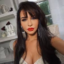 Selina Fernandez's Instagram, Twitter & Facebook