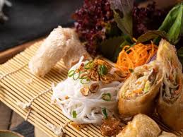 Nơi hàng phòng ngự, việc các hậu vệ của đội bị nhiều chấn thương là điều đáng lo nhất. Huong Viet Cuisine Restaurant Erding Festmahl Huong Viet Cuisine