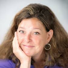 Liz Petrillo's Instagram, Twitter & Facebook