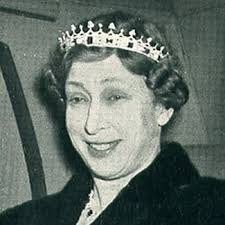 👑 TIARA TUESDAY 👑 This week's post is featuring Queen Victoria's Sapphire  and Diamond Coronet! It was one of Queen Victoria's most treasured jewel  pieces and was designed by her husband Prince