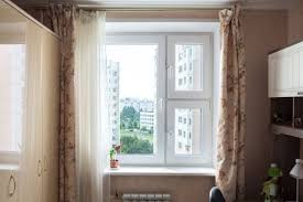 Kebanyakan fester boleh diperibadikan tanpa bantuan profesional, tetapi dengan tingkap bujur atau kecil, reka bentuk tidak begitu mudah. Tingkap Kayu Premium Di Moscow Dan Rantau Ini Tingkap Kayu Elit Ke Rumah Atau Pangsapuri Dari Pengilang Inwood Inwood Okna