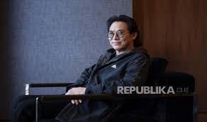 Liu yi fei sebagai hua mulan, crystal rao sebagai mulan muda, donnie yen sebagai. Lama Tak Main Film Jet Li Ambil Peran Di Mulan Republika Online