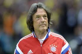 The site lists all clubs he coached and all clubs he played for. Mannschaftsarzt Des Fc Bayern Nach Uber 40 Jahren Hans Wilhelm Muller Wohlfahrt Hort Auf Fussball Stuttgarter Zeitung