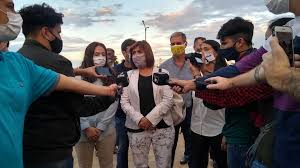 Patricia bullrich, la presidenta del consejo nacional del pro, subrayó hoy que hay que cuidar a los hijos de (el empresario) lázaro báez, ya que advirtió que les puede pasar cualquier cosa tras haber sido condenados en la causa denominada la ruta del dinero k. Estamos Llegando A Foz De Iguazu El Error De Patricia Bullrich En Misiones