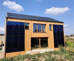 Passive house is the solution for buildings; Photovoltaik Und Solarthermie Fur Strohballen Sonnenhaus Solarserver