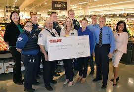 Apple gift card (email delivery) use the apple gift card to get products, accessories, apps, games, music, movies, tv shows, and more. Giant Food Stores Celebrates The Grand Opening Of Its New Warrington Store News Buckslocalnews Com