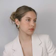 Alyssa Munar's Instagram, Twitter & Facebook