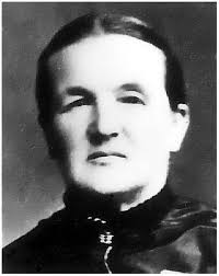 You guys all know of my reverence for Ft. Union, an ancient Cavalry outpost  in Watrous, New Mexico. Well , here's a tie in to a Thousand Grandparents:a  Million Cousins. The widow,