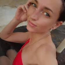 What shoes, gloves, and jacket are suitable for working outside in cold  weather?