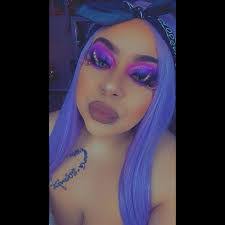 Jessie Bee's Instagram, Twitter & Facebook