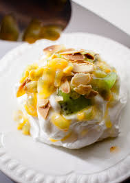 Pavlova Aux Fruits D Hiver Fruit Hiver Recettes De Cuisine Boulangerie Francaise