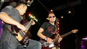 Lirik istana bintang oleh setia band. Chord Gitar Dan Lirik Lagu Istana Bintang Setia Band Kunci Mudah Dimainkan Biarkan Orang Tertawa Tribunnews Com Mobile