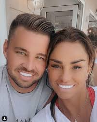 Who dares wins on channel 4, but has now discussed the robbery in greater detail. Katie Price Planning Winter Wedding To Carl Woods Now Kieran Hayler Divorce Is Finalised Hot And Viral News