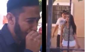 En las últimas semanas circuló en redes un video que muestra a un joven descubriendo que su novia le es infiel mientras le lleva una serenata. Tiktok Hombre Lleva Serenata A Mujer La Descubre Con Otro Video