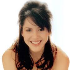 Feliz :) — Ana Laura